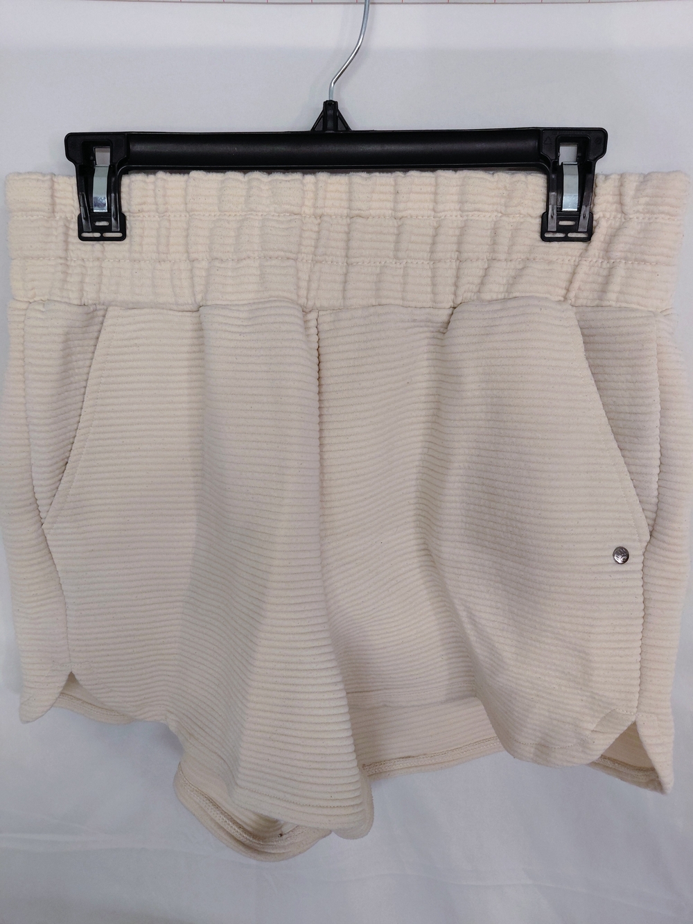 BearPaw Outdoors Cream Ribbed Elastic Waist Athletic Shorts